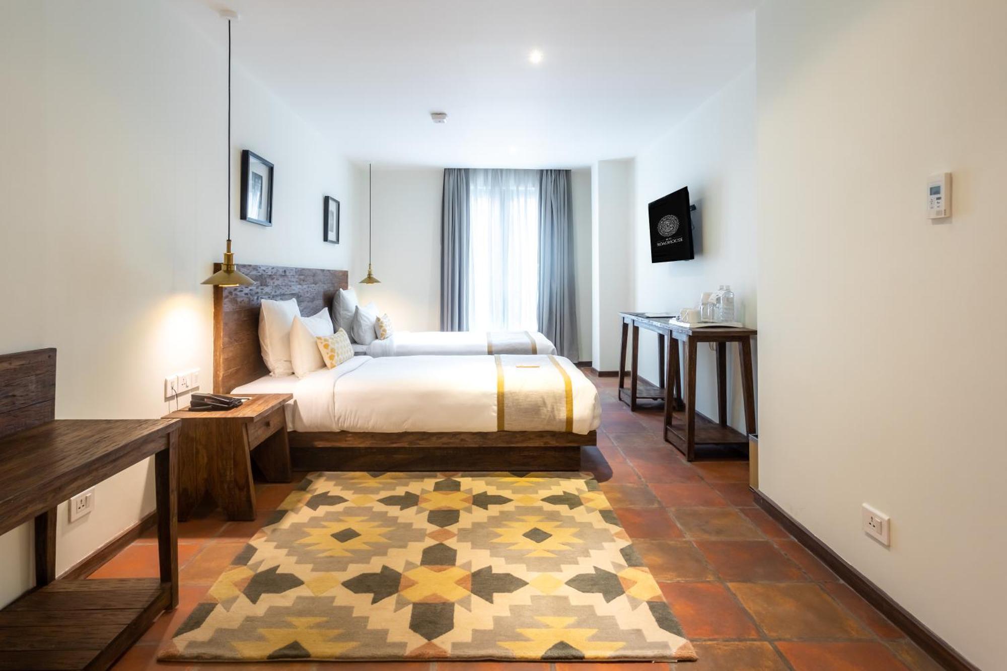 Hotel Roadhouse, Kathmandu- Contemporary Boutique Hotel מראה חיצוני תמונה
