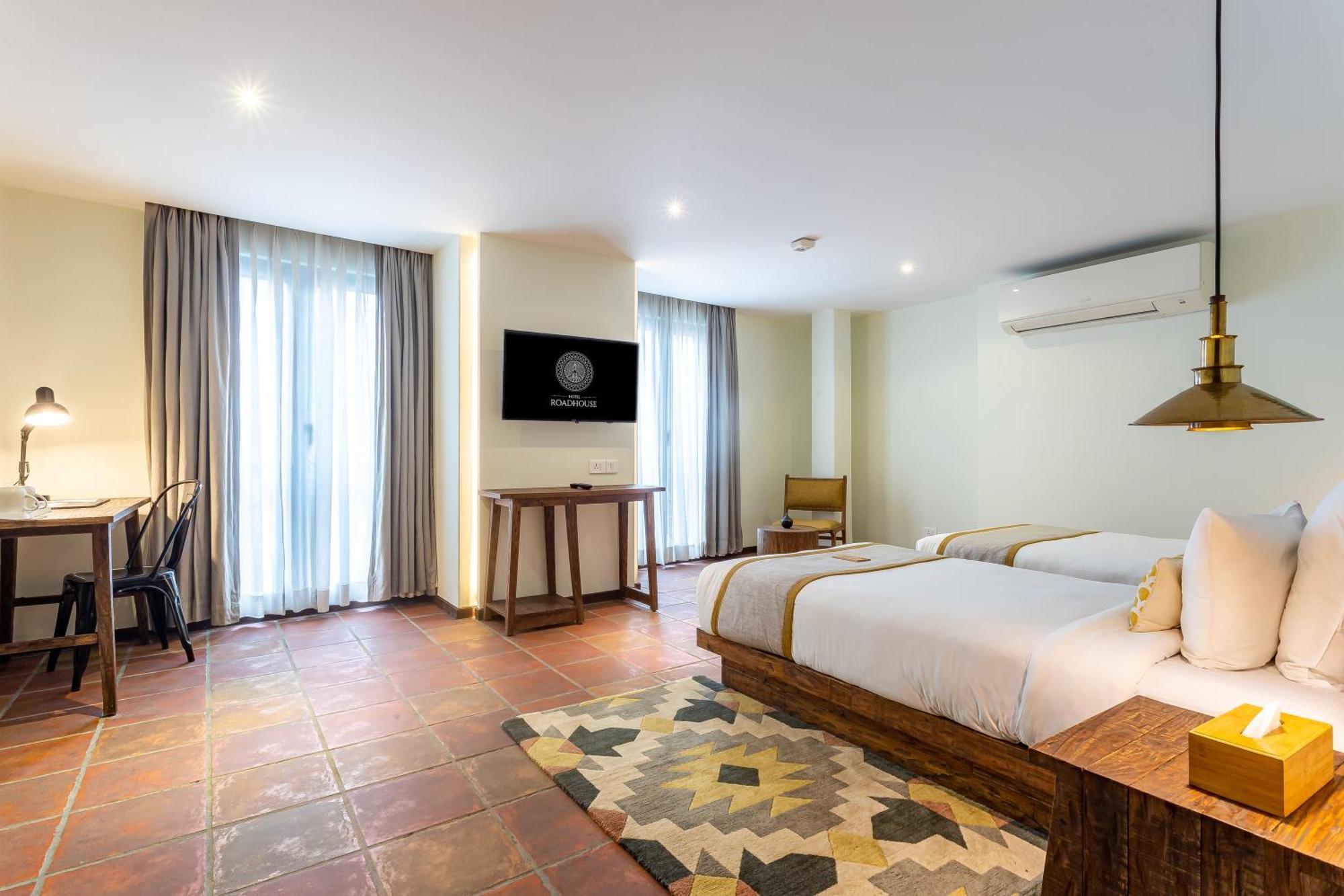Hotel Roadhouse, Kathmandu- Contemporary Boutique Hotel מראה חיצוני תמונה
