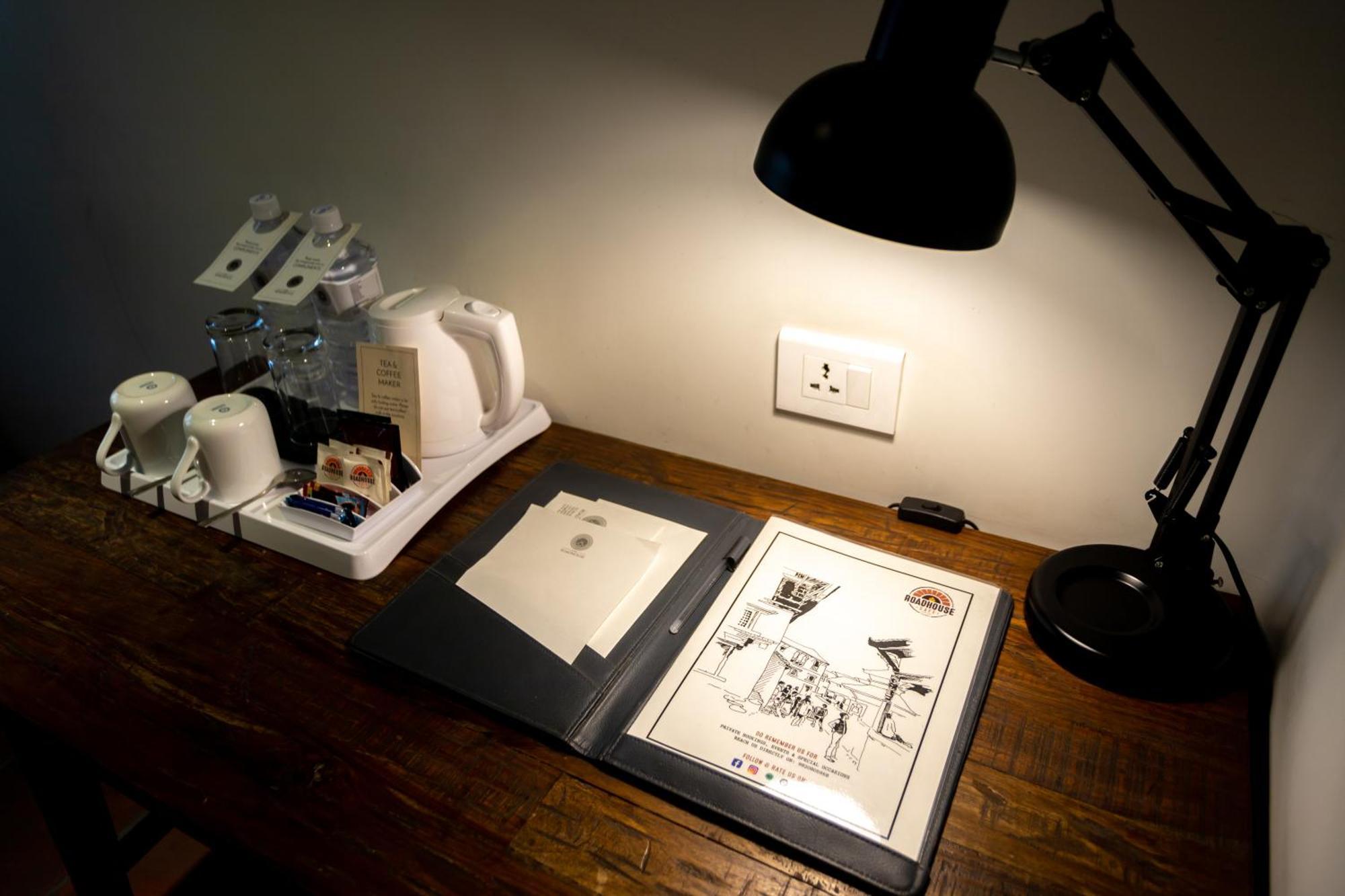 Hotel Roadhouse, Kathmandu- Contemporary Boutique Hotel מראה חיצוני תמונה