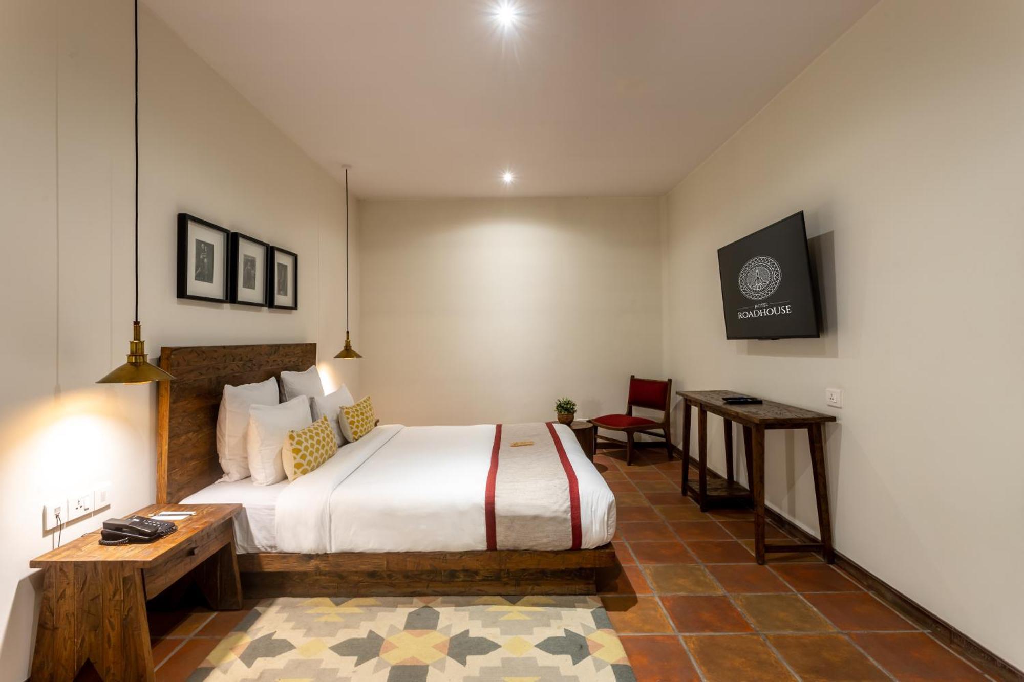 Hotel Roadhouse, Kathmandu- Contemporary Boutique Hotel מראה חיצוני תמונה