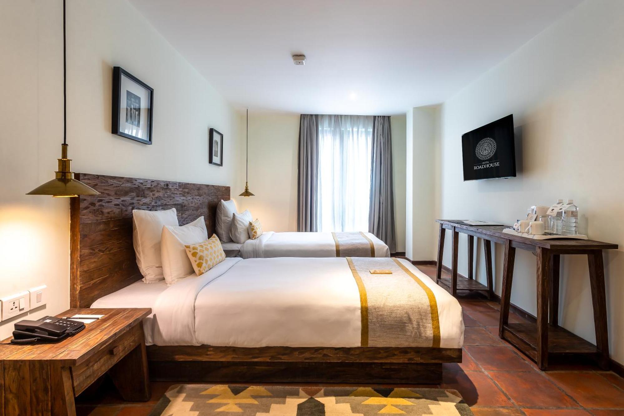 Hotel Roadhouse, Kathmandu- Contemporary Boutique Hotel מראה חיצוני תמונה