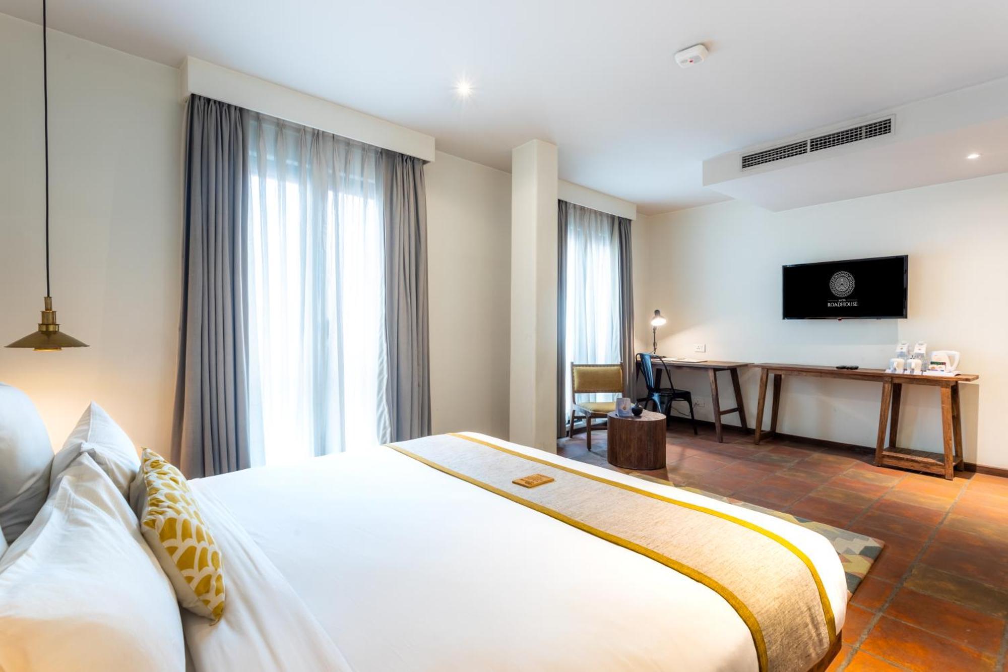 Hotel Roadhouse, Kathmandu- Contemporary Boutique Hotel מראה חיצוני תמונה