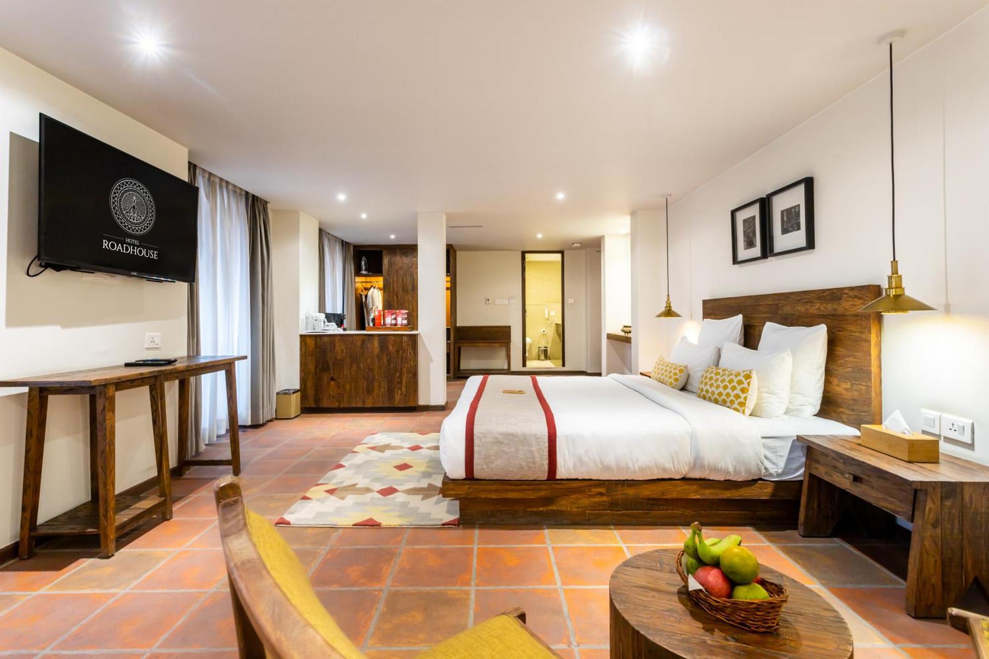 Hotel Roadhouse, Kathmandu- Contemporary Boutique Hotel מראה חיצוני תמונה