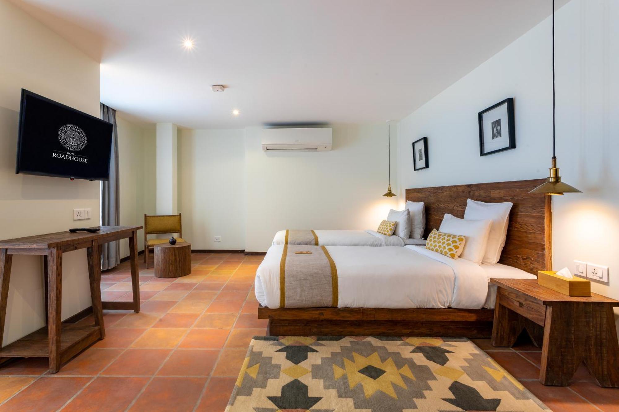 Hotel Roadhouse, Kathmandu- Contemporary Boutique Hotel מראה חיצוני תמונה