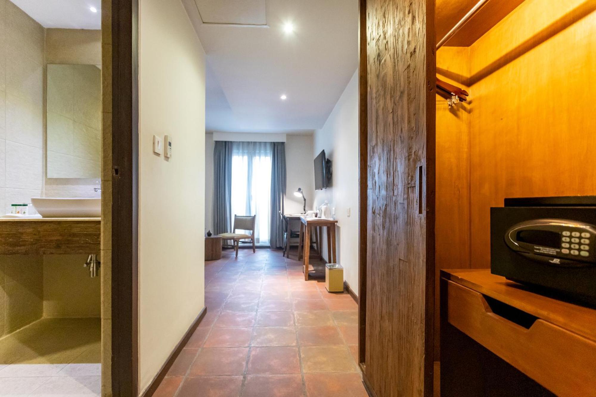 Hotel Roadhouse, Kathmandu- Contemporary Boutique Hotel מראה חיצוני תמונה