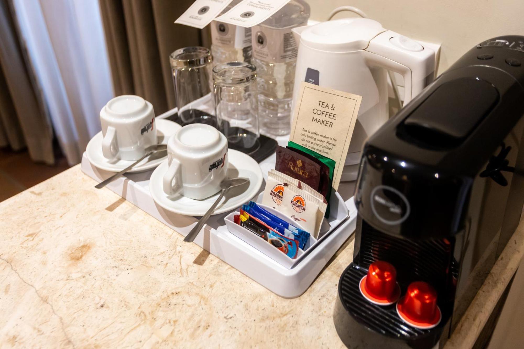 Hotel Roadhouse, Kathmandu- Contemporary Boutique Hotel מראה חיצוני תמונה